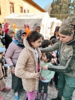 O bir AFAD gönüllüsü: 2 haftadır bölgede canla başla çalışıyor