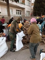 O bir AFAD gönüllüsü: 2 haftadır bölgede canla başla çalışıyor