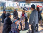 Yalım Halıcı KYK Yurdunda depremzedeleri ziyaret etti
