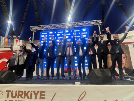 AK Parti adaylarını tanıttı