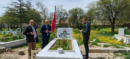 Yakup Kütük, şehit ailelerini ziyaret etti