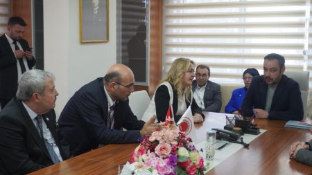 Milletvekili Cesur, Isparta Barosu’nu ziyaret etti