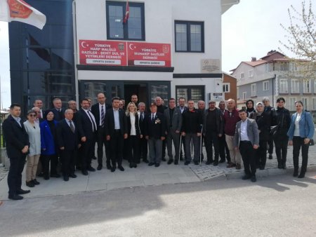 Şehit aileleri ve gazilerimizin emrindeyiz 
