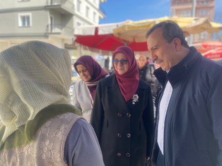 AK Parti'nin adayları Karaağaç pazarında