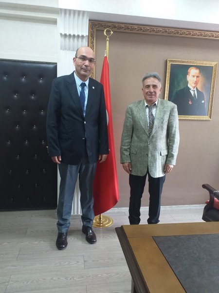 Kodaman Yalvaç'ta çalmadık kapı bırakmıyor