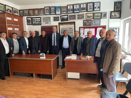 Kodaman Yalvaç'ta çalmadık kapı bırakmıyor