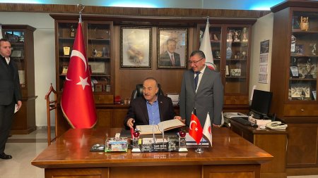 Bakan Çavuşoğlu Eğirdir'de iftar programına katıldı