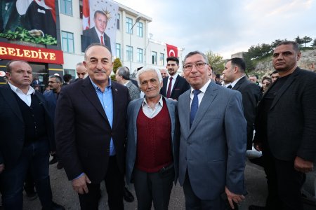 Bakan Çavuşoğlu Eğirdir'de iftar programına katıldı