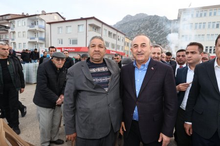 Bakan Çavuşoğlu Eğirdir'de iftar programına katıldı