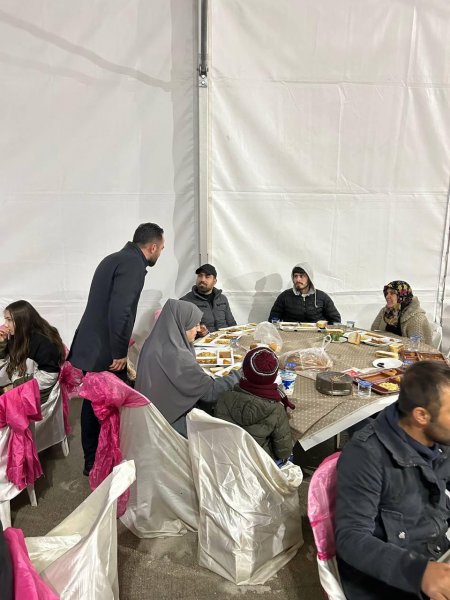 Selim Öncel, iftar çadırında vatandaşlarla buluştu