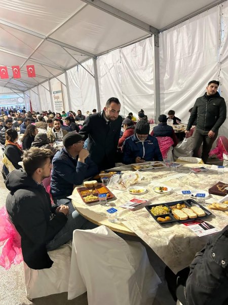 Selim Öncel, iftar çadırında vatandaşlarla buluştu