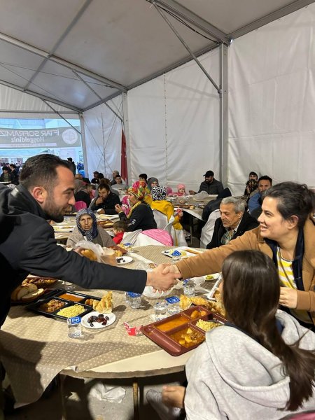 Selim Öncel, iftar çadırında vatandaşlarla buluştu