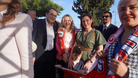 İyi Parti Lideri Akşener, Cesur’u yanından ayırmadı