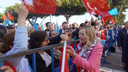 İyi Parti Lideri Akşener, Cesur’u yanından ayırmadı