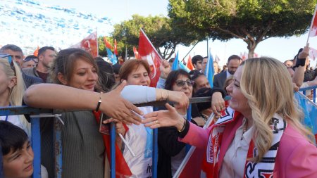 İyi Parti Lideri Akşener, Cesur’u yanından ayırmadı