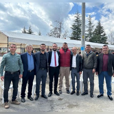 Selim Öncel, bayramı vatandaşlarla geçiriyor