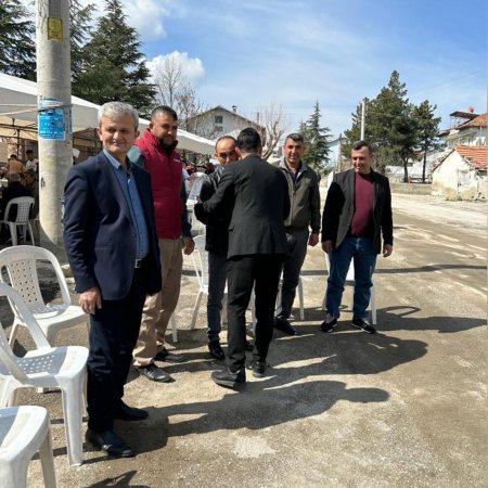 Selim Öncel, bayramı vatandaşlarla geçiriyor