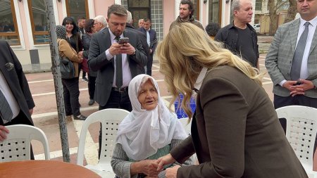 İslamköy Cesur’u bağrına bastı