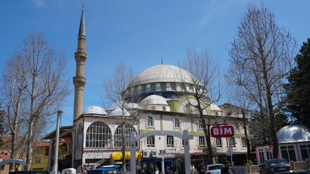 Bu camii mahalle sakinleri tarafından yapıldı