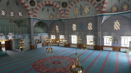 Bu camii mahalle sakinleri tarafından yapıldı