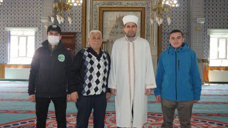 Bu camii mahalle sakinleri tarafından yapıldı
