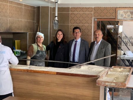 CHP Milletvekili adayları tam kadro Yalvaç’a çıkarma yaptı