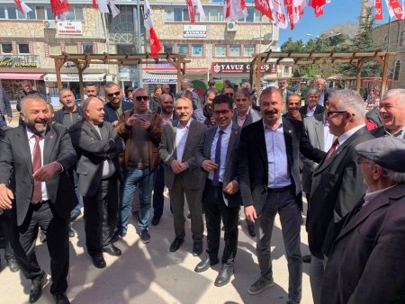 CHP Milletvekili adayları tam kadro Yalvaç’a çıkarma yaptı