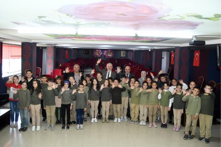 Öğrencilere Yerel Yönetimler dersi