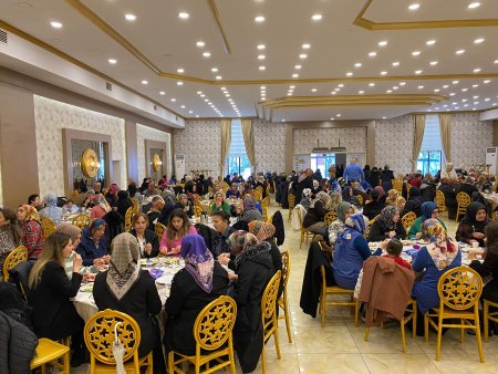 AK Partili kadınlardan Osman Zabun’a sevgi seli 