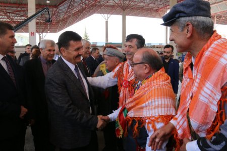 Burdur Teke Yöresi Uluslararası 8. Tarım Ve Hayvancılık Fuarı kapılarını açtı
