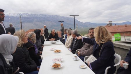 Cesur, gezmedik köy bırakmıyor
