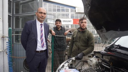 Cesur, Gül Küçük  Sanayi Sitesi esnafını ziyaret etti