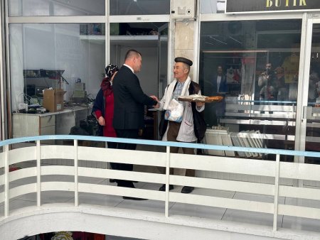 MHP Adayları Cumhuriyet Caddesi'nde 