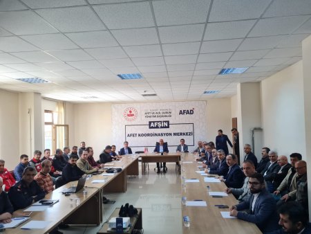 Vali Baruş, Afşin’de Bakan Kirişçi’ye eşlik etti