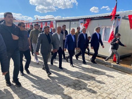 Vali Baruş, Afşin’de Bakan Kirişçi’ye eşlik etti