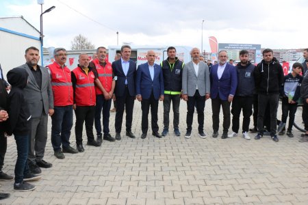 Vali Baruş, Afşin’de Bakan Kirişçi’ye eşlik etti