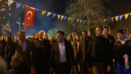 AK Parti Gövde gösterisi yaptı