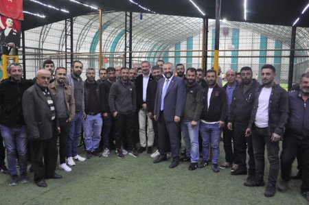 Bir maaşını taziye çadırı için bağışlayacak