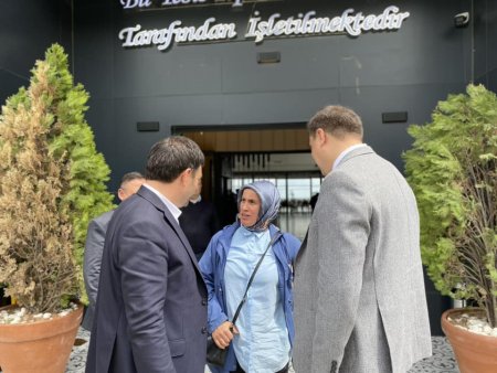 AK Parti'nin adayları muhtarlarla buluştu