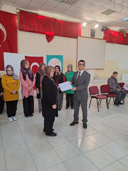 Süt sığırı yetiştiricisi kurslarının sertifikaları verildi