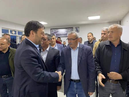 AK Parti’nin adayları şoförlerle buluştu