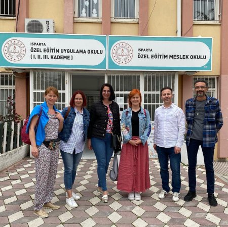 Özel öğrencileri ziyarete geldiler