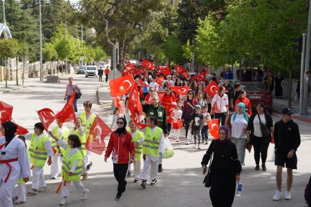 Gençlik Haftası coşkuyla başladı