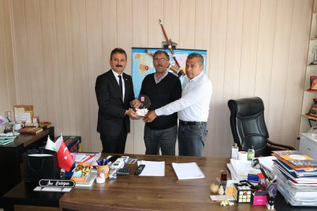 2022 yılı Tescil İşlem Hacminde dereceye giren üyelere plaketleri verildi