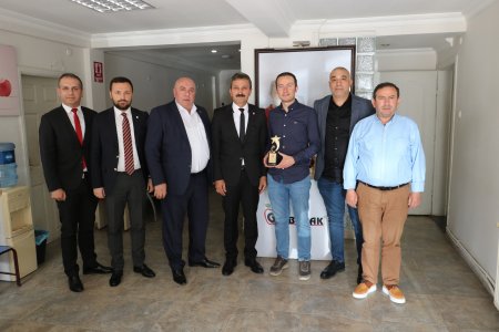 2022 yılı Tescil İşlem Hacminde dereceye giren üyelere plaketleri verildi