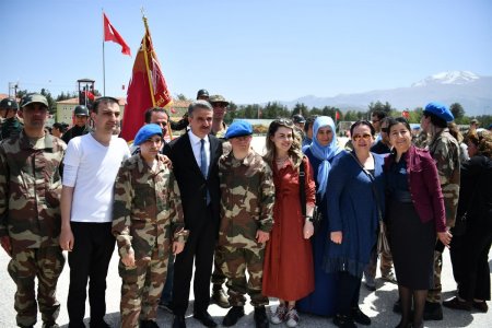 Askerlik Heyecanı Yaşayan Özel Gençlerimiz Törenle Yemin Etti