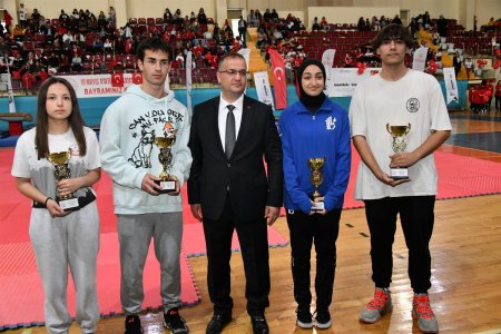 19 Mayıs Atatürk'ü Anma, Gençlik ve Spor Bayramı Coşkuyla Kutlandı