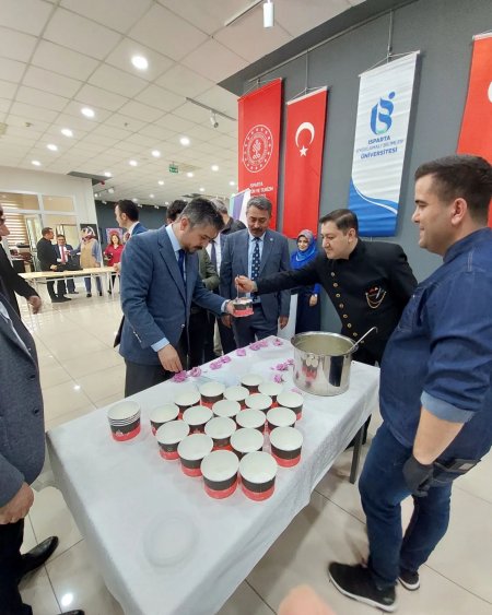 Türk Mutfağı Haftasında Isparta'nın yemekleri sunumu