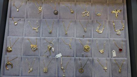 Gümüş Dünyası kişiye özel tasarımlarıyla hizmete devam ediyor