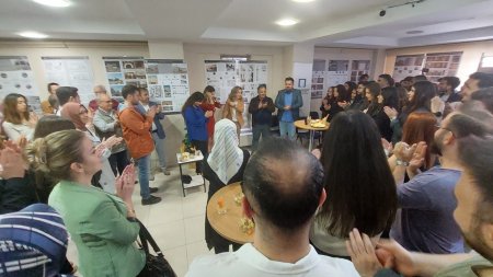 Depremde zarar gören tarihi yapılar sergilendi